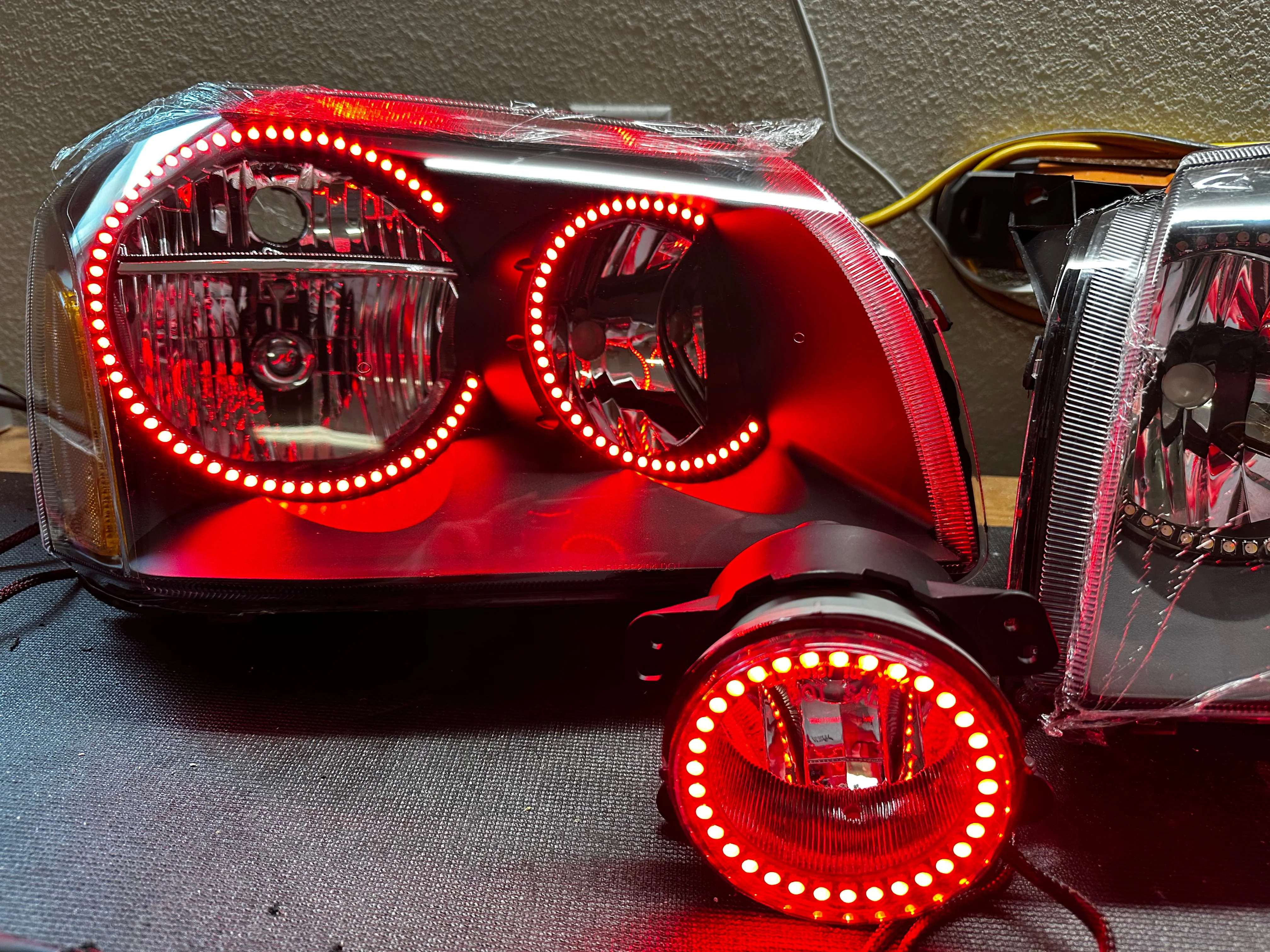 2005-2007 Dodge Magnum RGBW Flow Series LED Halo Headlights - Image 3