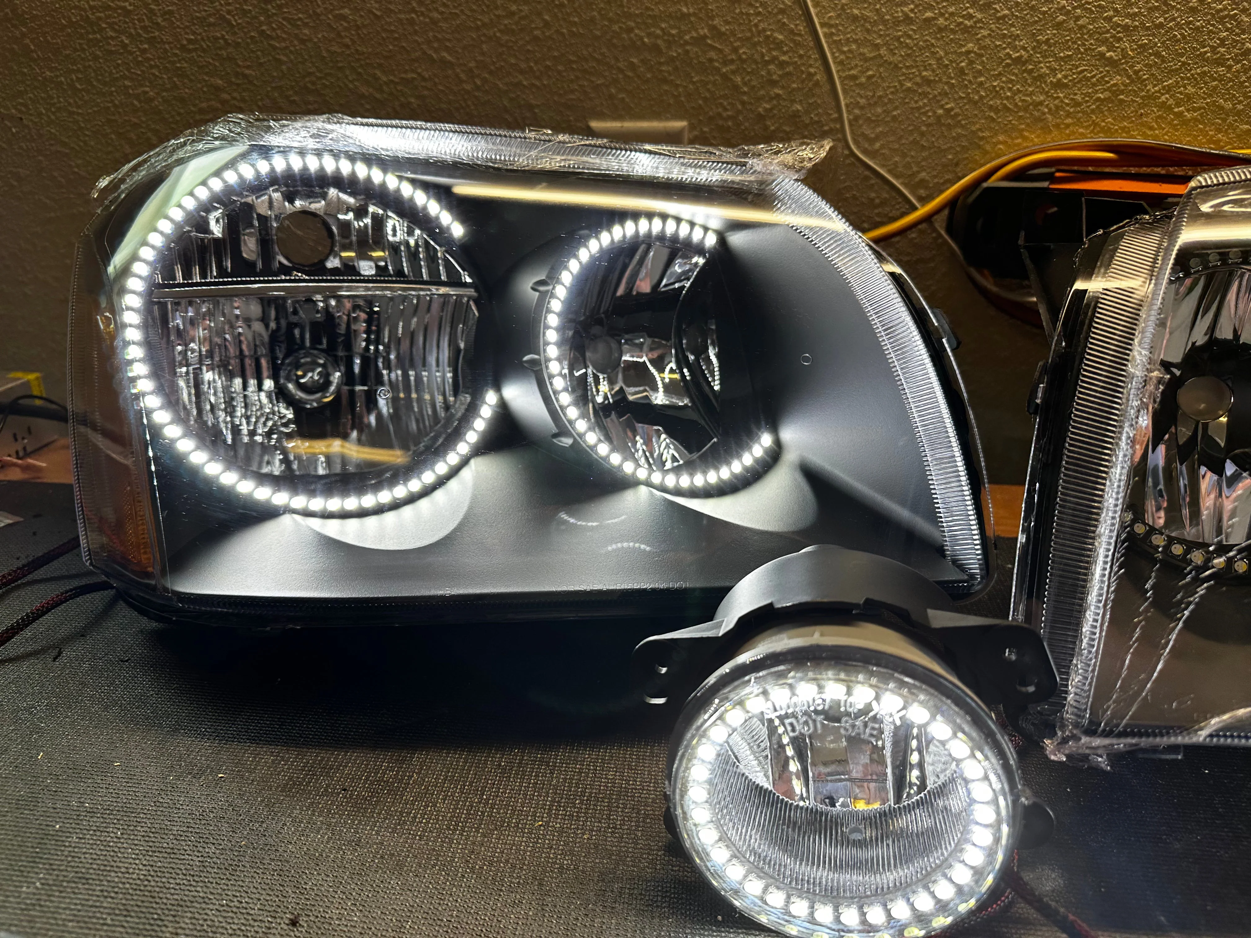 2005-2007 Dodge Magnum RGBW Flow Series LED Halo Headlights - Image 7