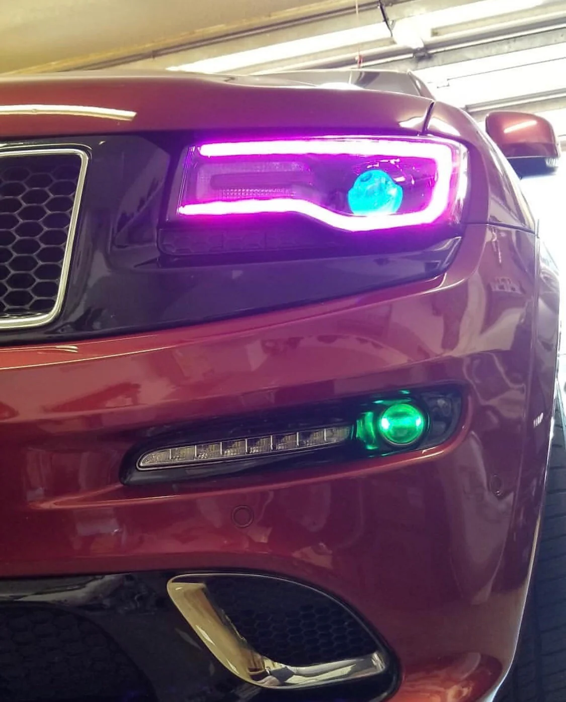 2014-2022 Jeep Grand Cherokee WK2 RGBW Flow Series LED DRL Boards - Image 16