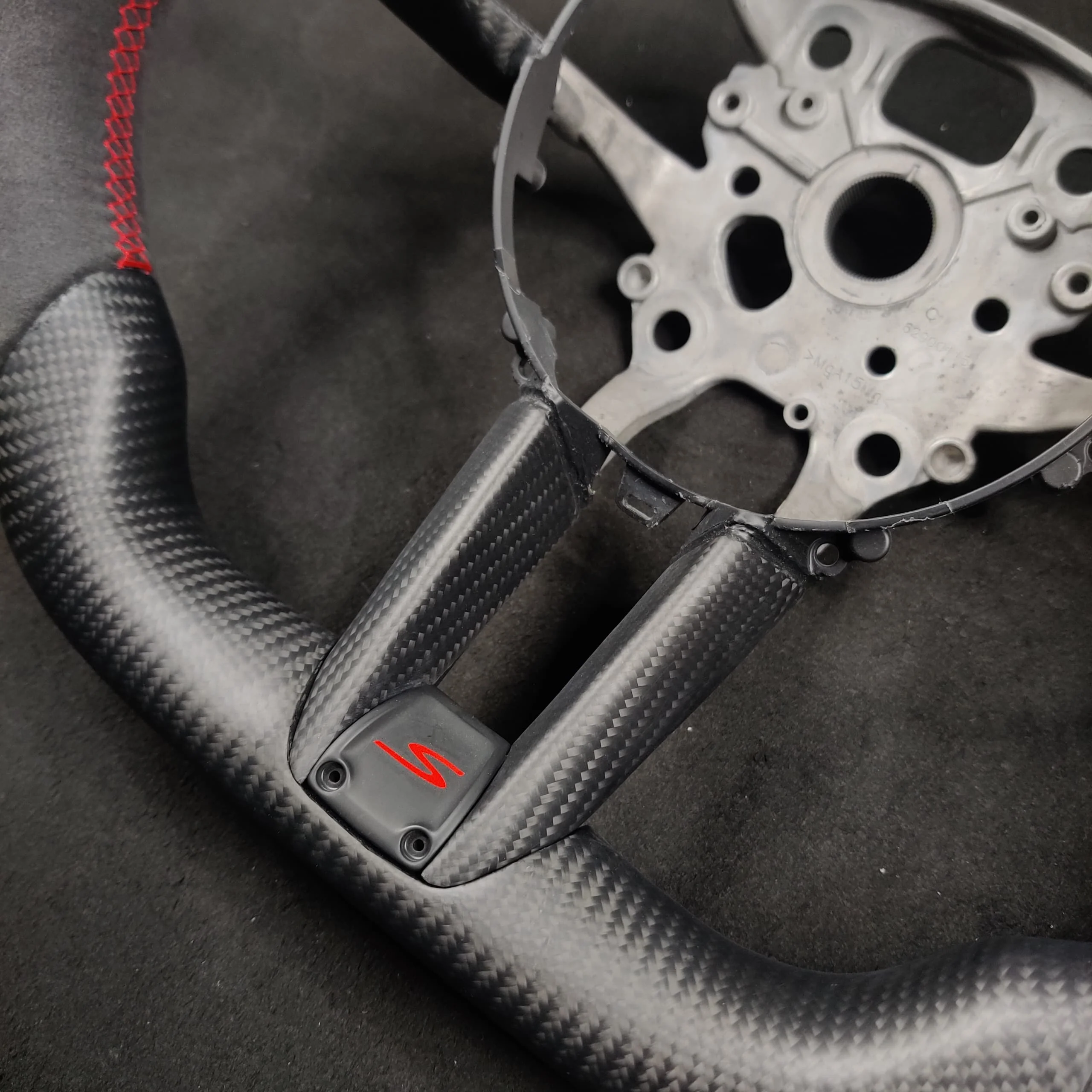 2020-2026+ Porsche 911 992 Custom Carbon Fiber Steering Wheel - Image 12